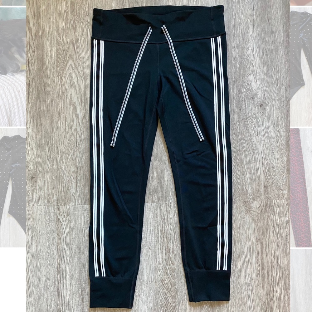 Gap Capri Leggings in Black